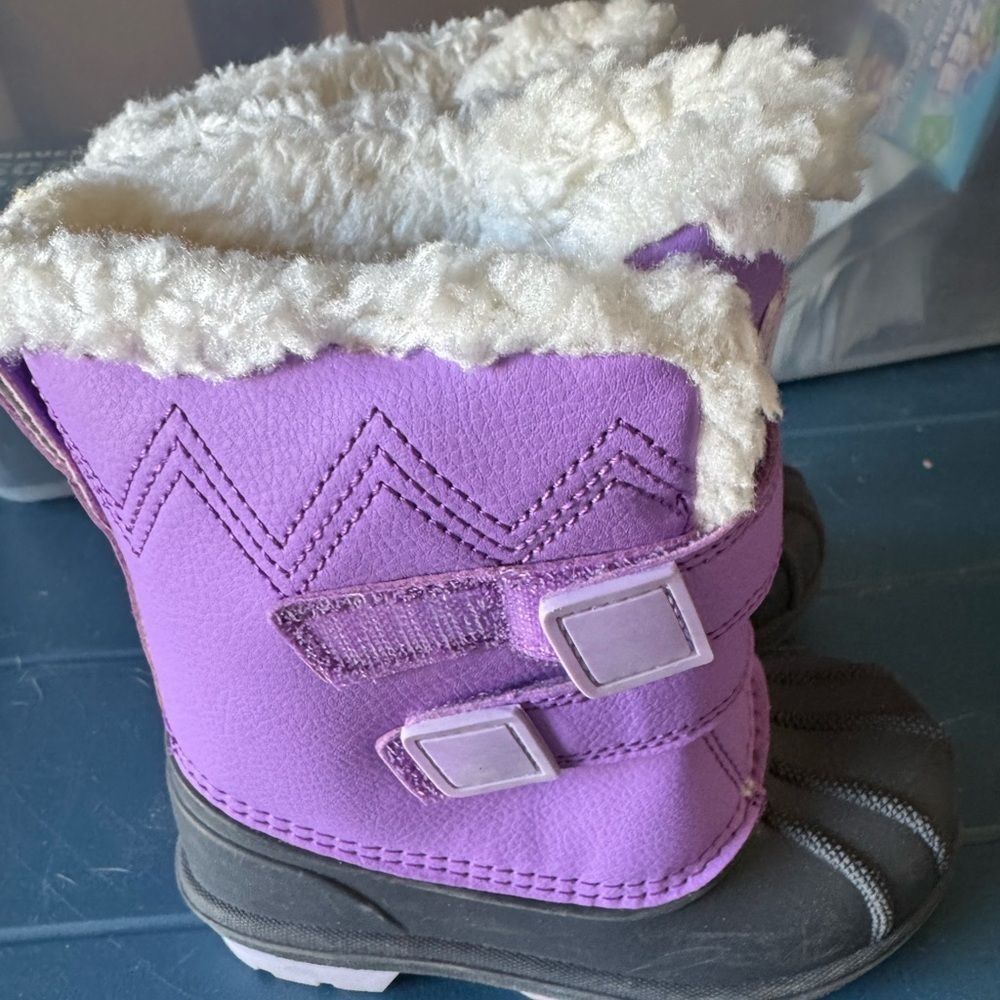 Cat & Jack Purple and Gray Winter snow Boots size 7 little kid - Picture 2 of 4